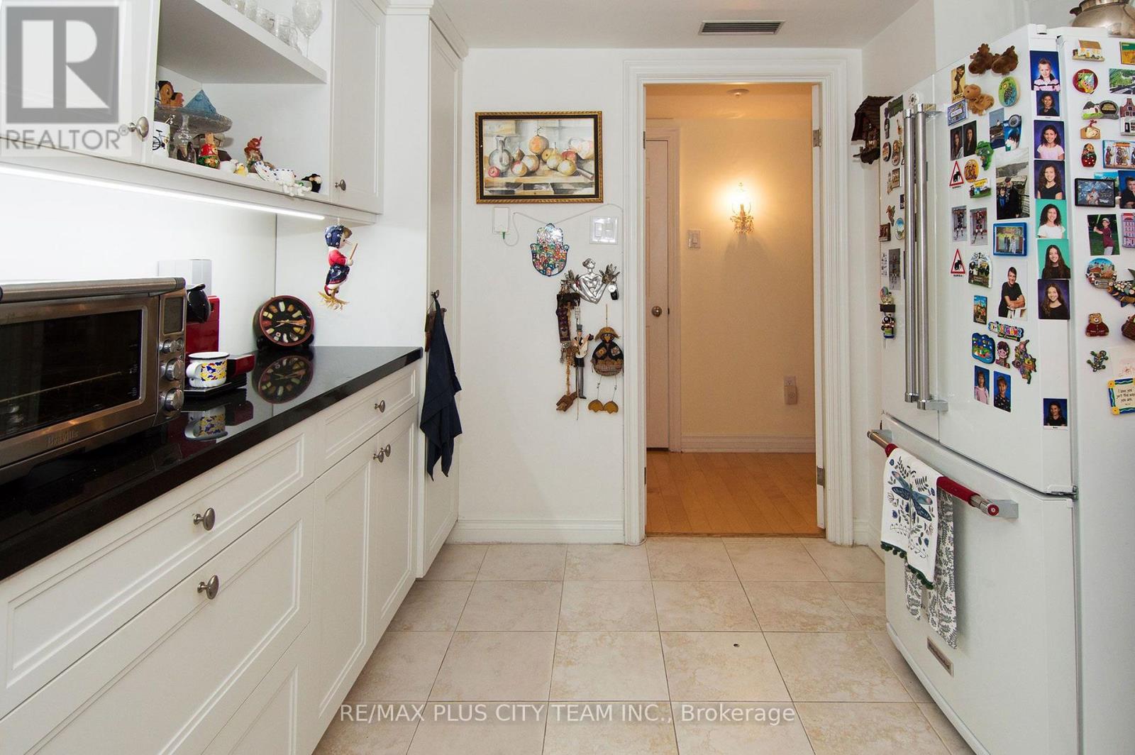407 - 164 Cumberland Street, Toronto, Ontario  M5R 1A8 - Photo 9 - C13766084