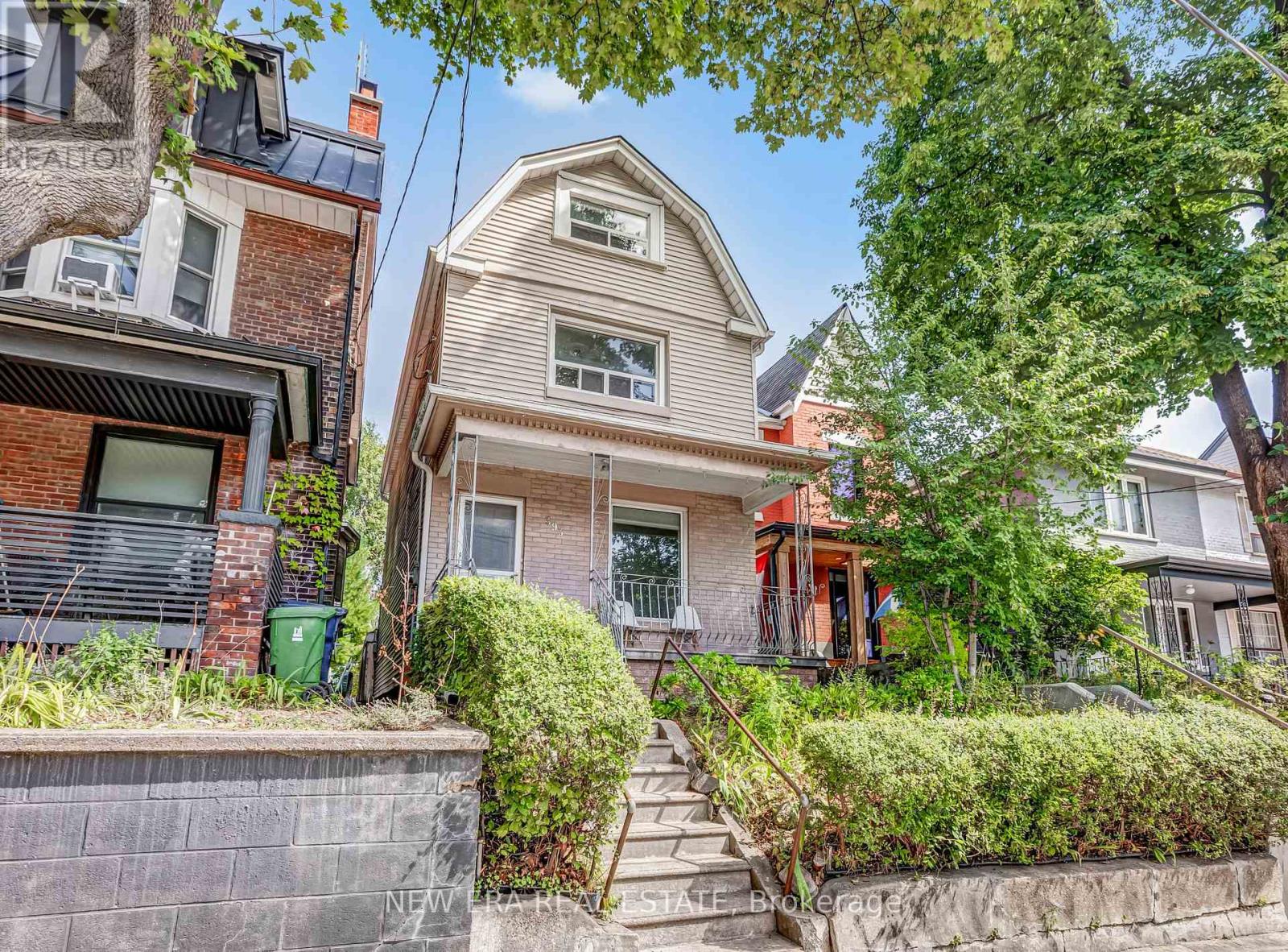393 OSSINGTON AVENUE, Toronto, Ontario