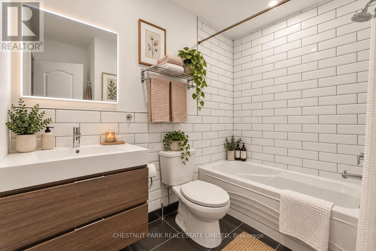 1437 Queen Street E, Toronto, Ontario  M4L 1E2 - Photo 17 - E13765670