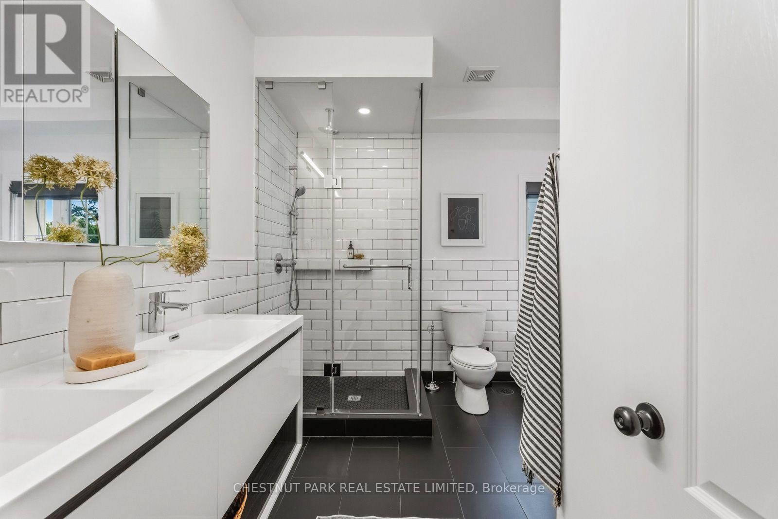 1437 Queen Street E, Toronto, Ontario  M4L 1E2 - Photo 25 - E13765670
