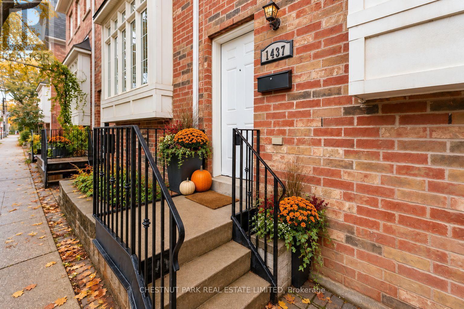 1437 Queen Street E, Toronto, Ontario  M4L 1E2 - Photo 4 - E13765670