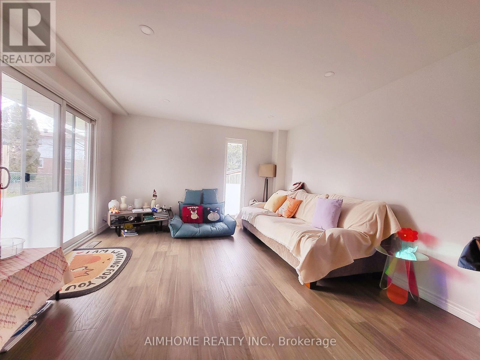 46 Ardgowan Crescent, Toronto, Ontario M1V 1B3 - Photo 3 - E13765806