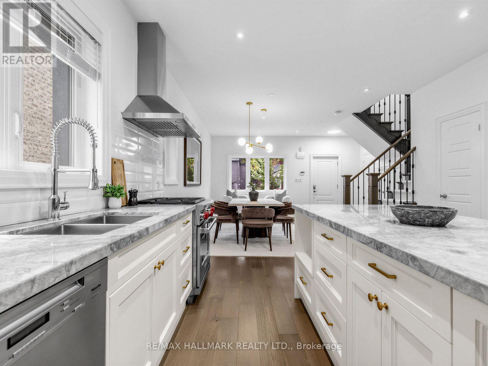 4 Woodville Avenue, Toronto, Ontario  M4K 2J6 - Photo 8 - E13765980