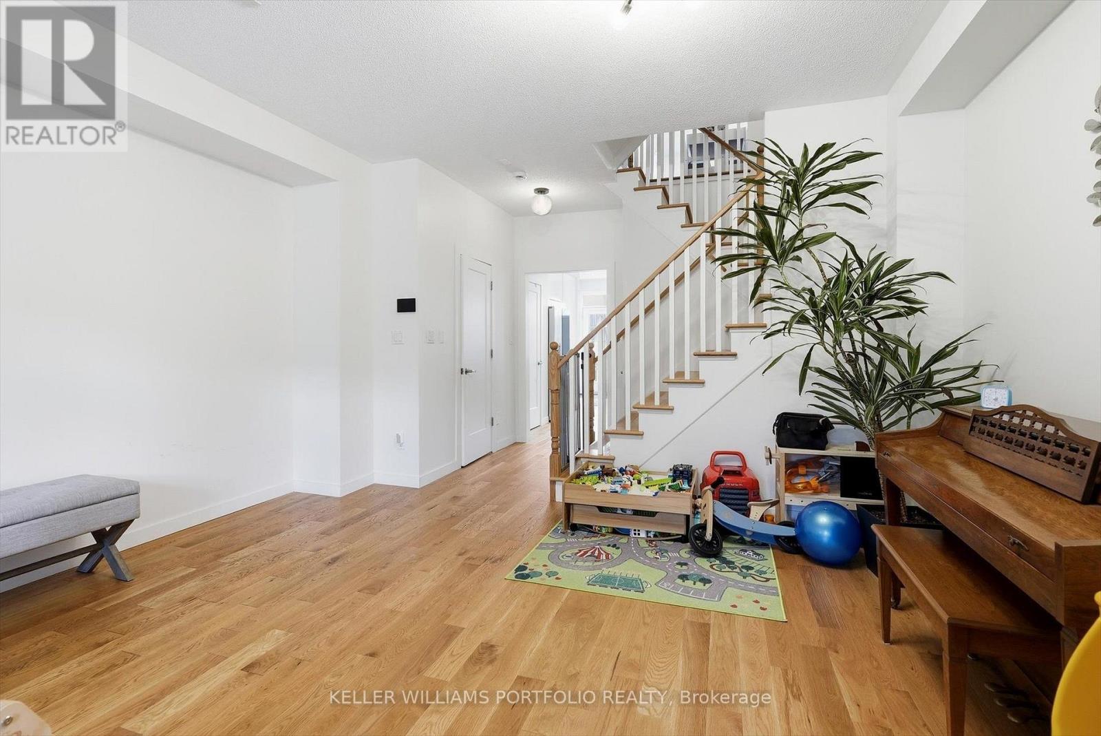 80 Crossovers Street, Toronto, Ontario M4E 3X4 - Photo 10 - E13766038