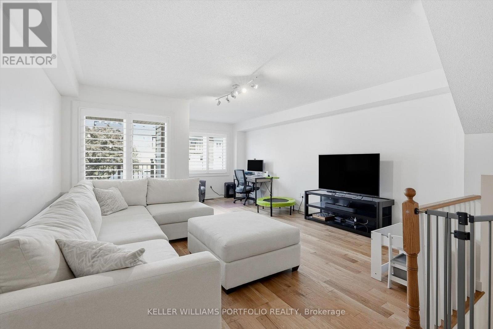 80 Crossovers Street, Toronto, Ontario M4E 3X4 - Photo 11 - E13766038