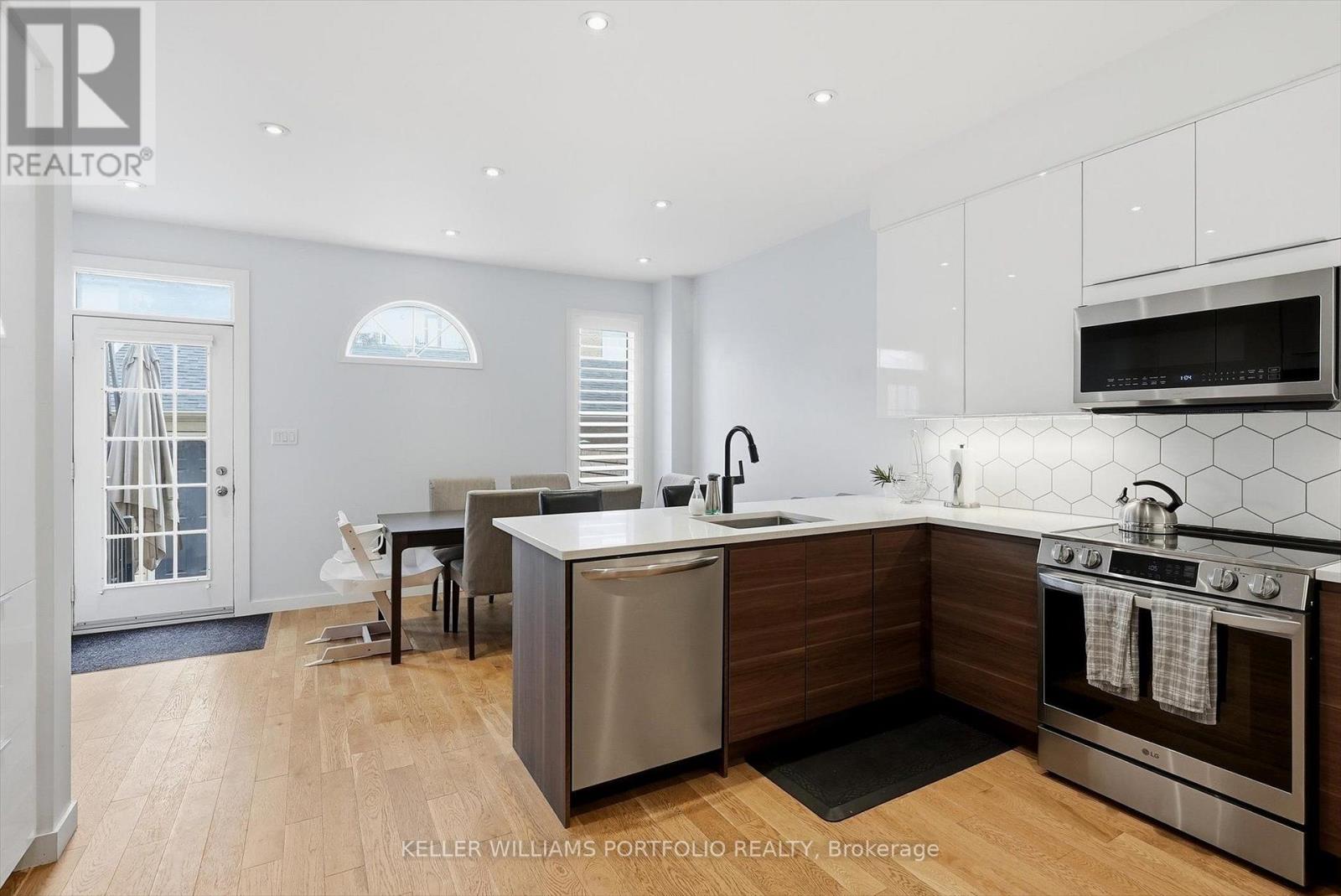 80 Crossovers Street, Toronto, Ontario M4E 3X4 - Photo 14 - E13766038