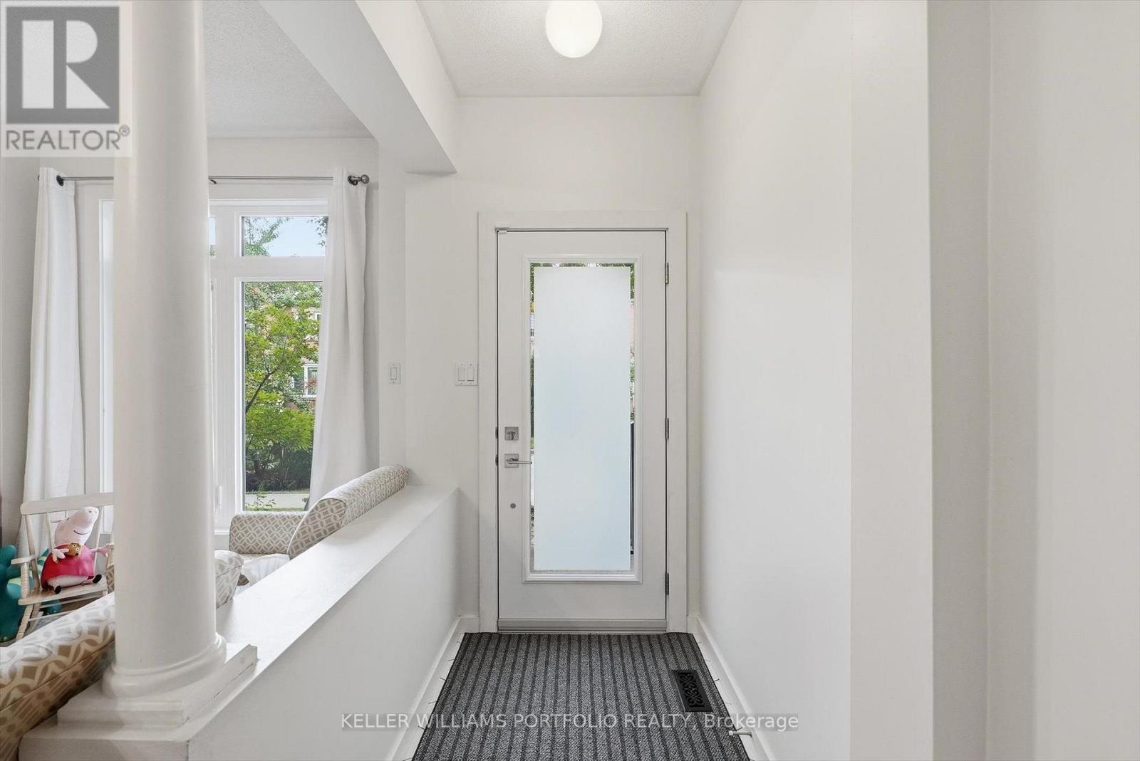 80 Crossovers Street, Toronto, Ontario M4E 3X4 - Photo 6 - E13766038