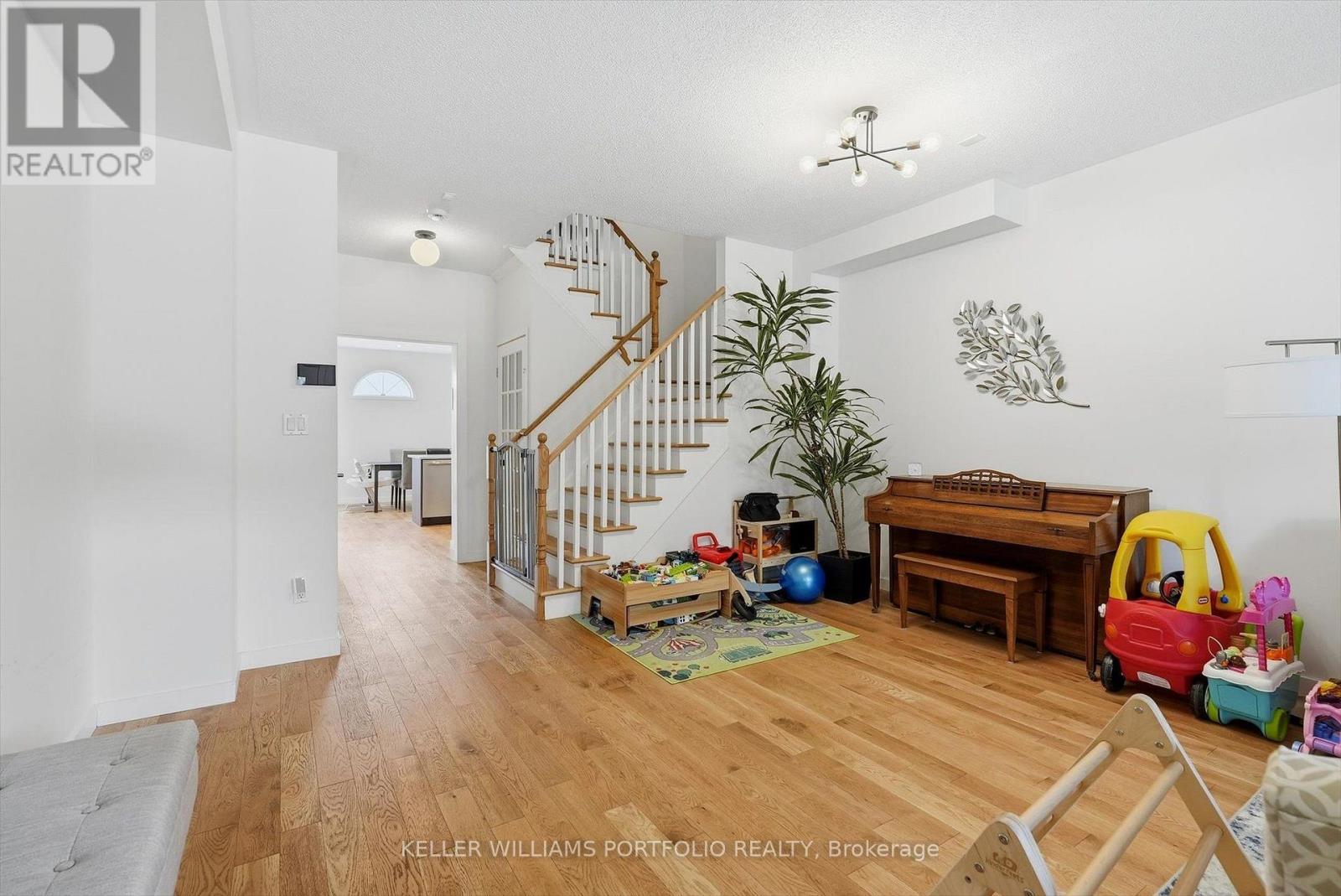 80 Crossovers Street, Toronto, Ontario M4E 3X4 - Photo 7 - E13766038