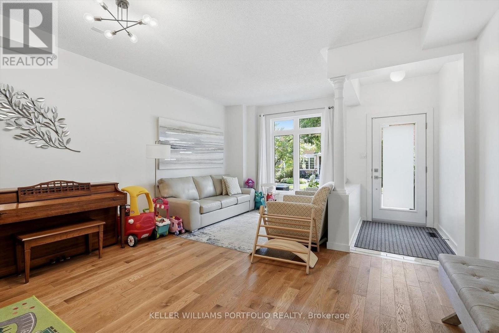 80 Crossovers Street, Toronto, Ontario M4E 3X4 - Photo 8 - E13766038