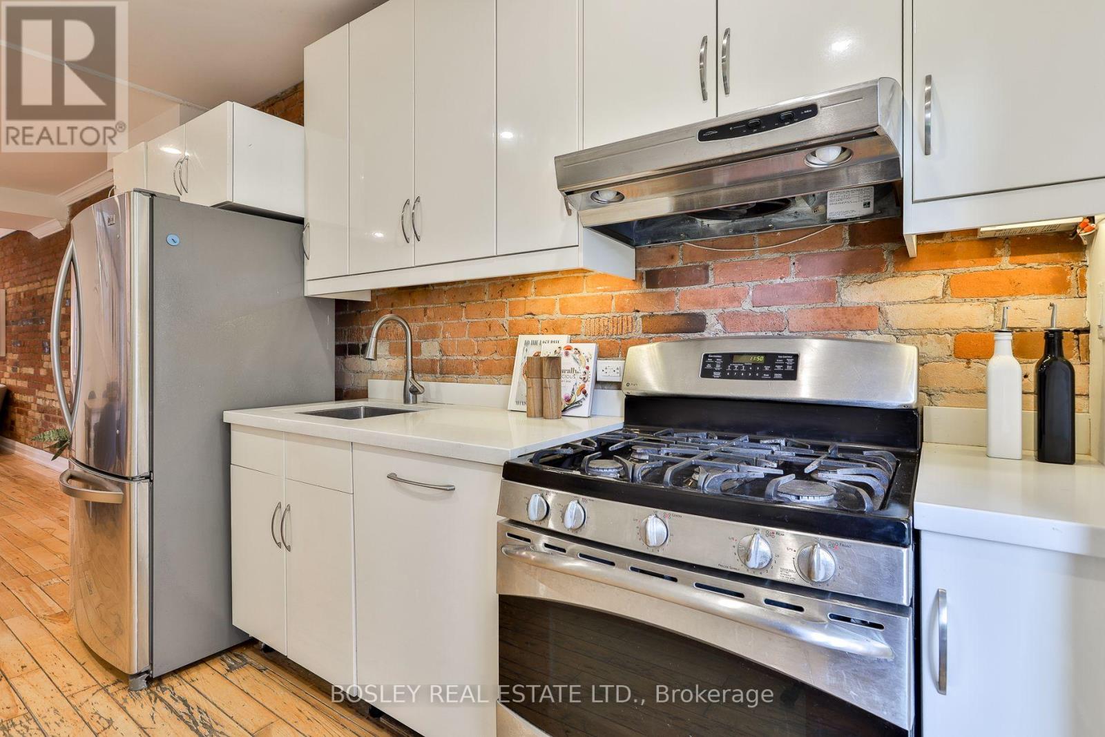 32 Mountalan Avenue, Toronto, Ontario  M4J 1H4 - Photo 14 - E13766078