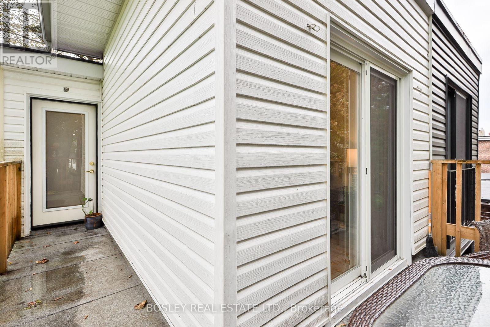 32 Mountalan Avenue, Toronto, Ontario  M4J 1H4 - Photo 22 - E13766078