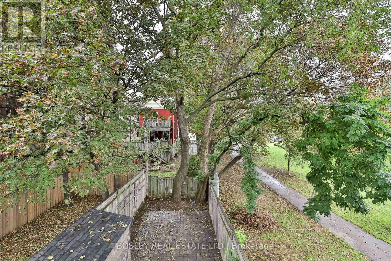 32 Mountalan Avenue, Toronto, Ontario  M4J 1H4 - Photo 27 - E13766078