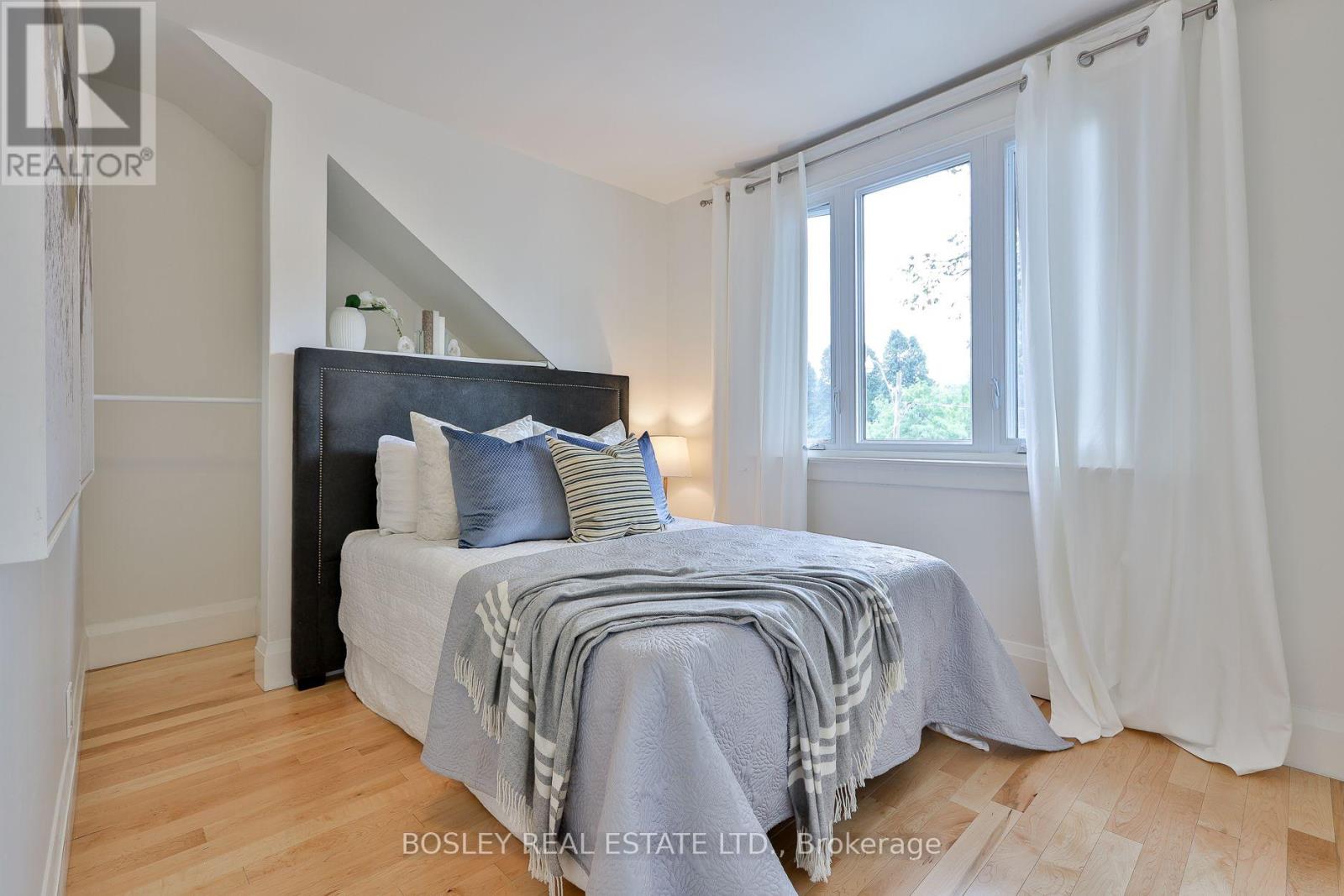 32 Mountalan Avenue, Toronto, Ontario  M4J 1H4 - Photo 30 - E13766078