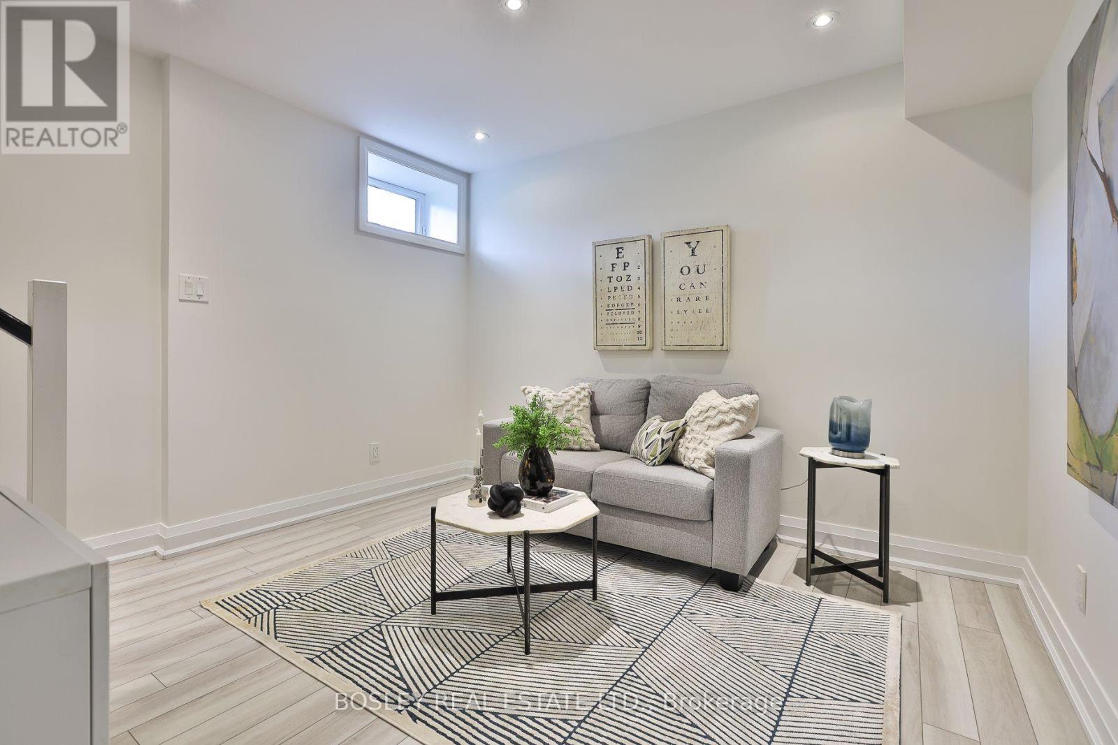 32 Mountalan Avenue, Toronto, Ontario  M4J 1H4 - Photo 33 - E13766078