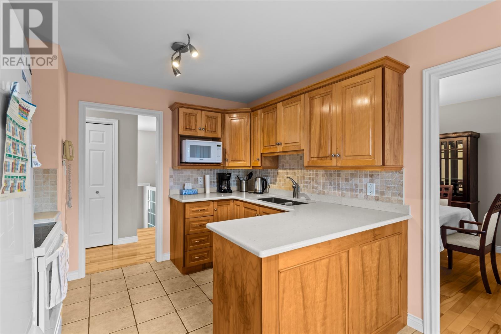 42 Cherokee Drive, St. John's — photo 4