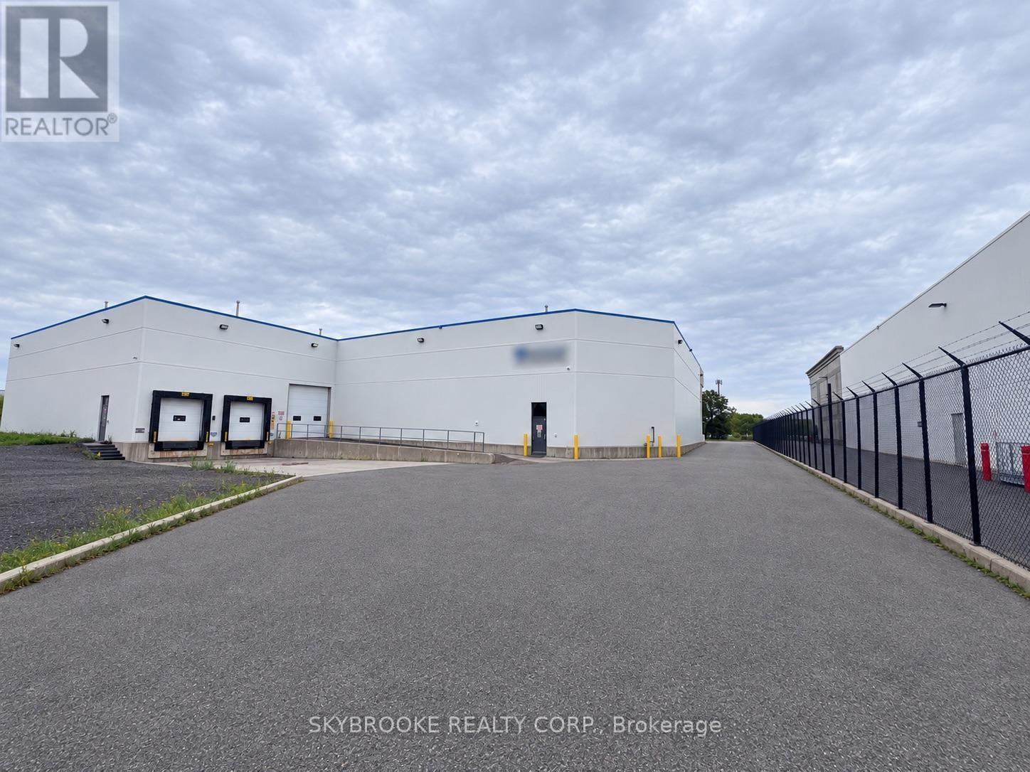 151 Creditview Road, Vaughan, Ontario L4L 9T1 - Photo 2 - N13765762