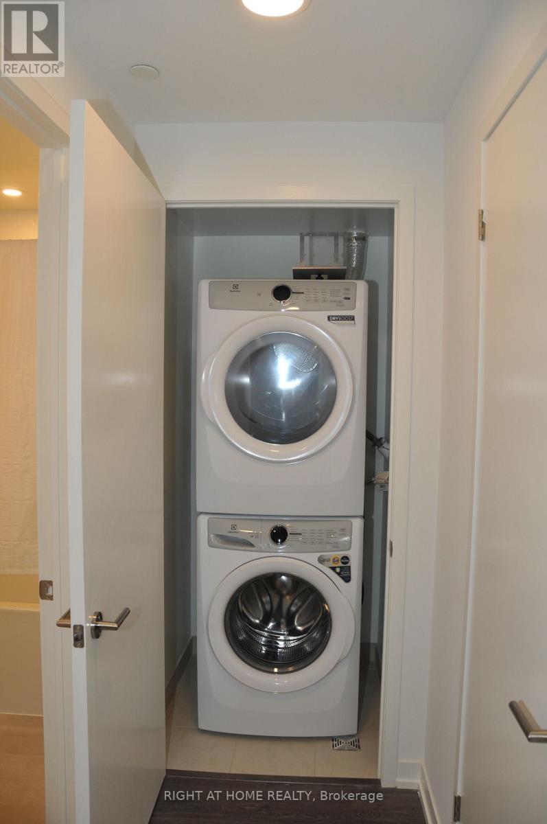 221 - 8 Beverley Glen Boulevard, Vaughan (Beverley Glen), Ontario  L4J 8N8 - Photo 8 - N13765922