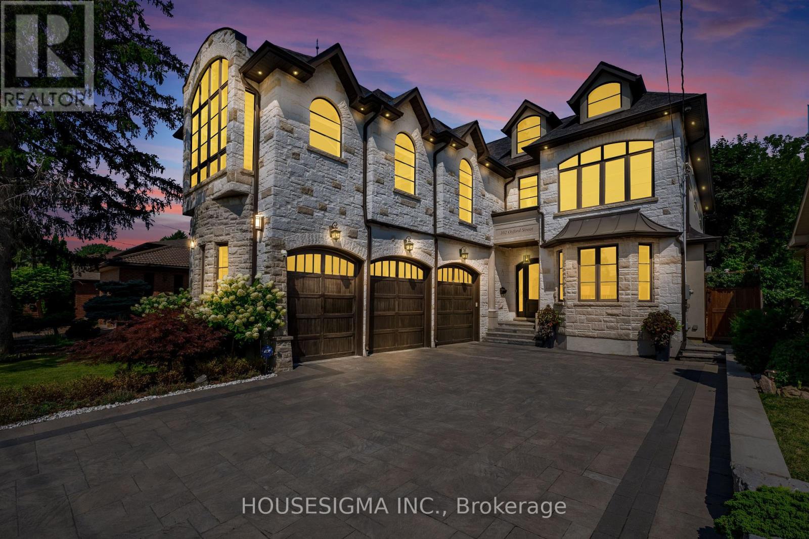 102 OXFORD STREET, richmond hill (mill pond), Ontario