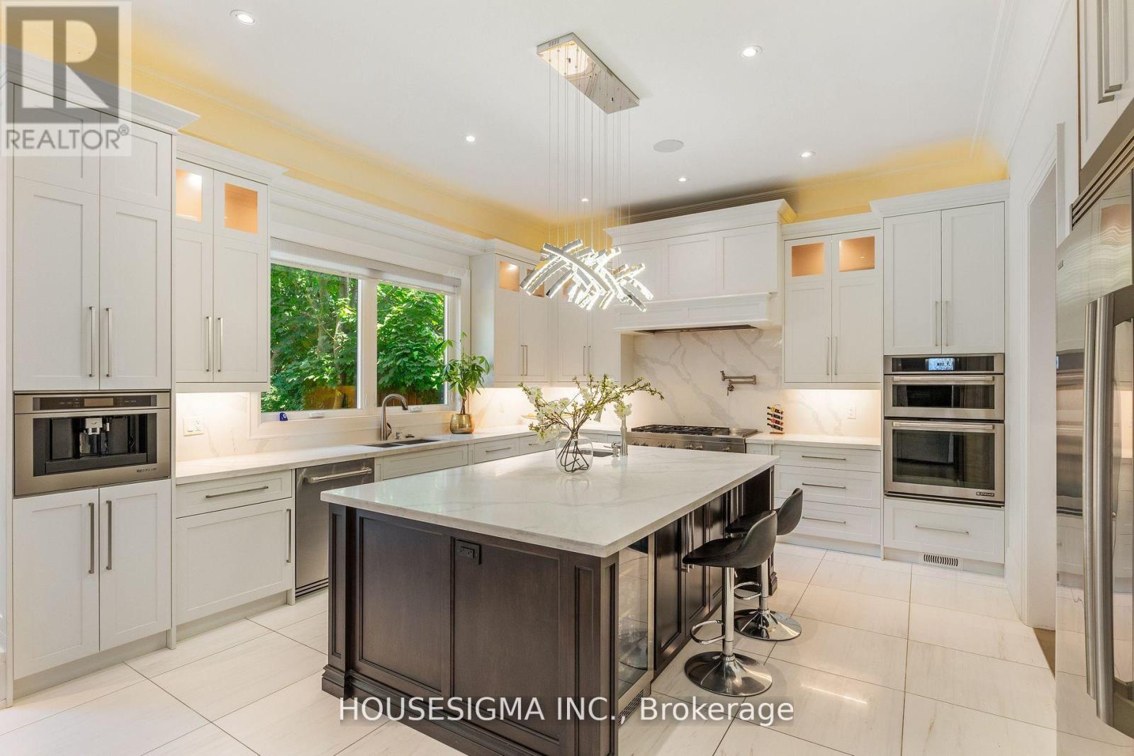 102 Oxford Street, Richmond Hill (Mill Pond), Ontario  L4C 4L5 - Photo 19 - N13765960