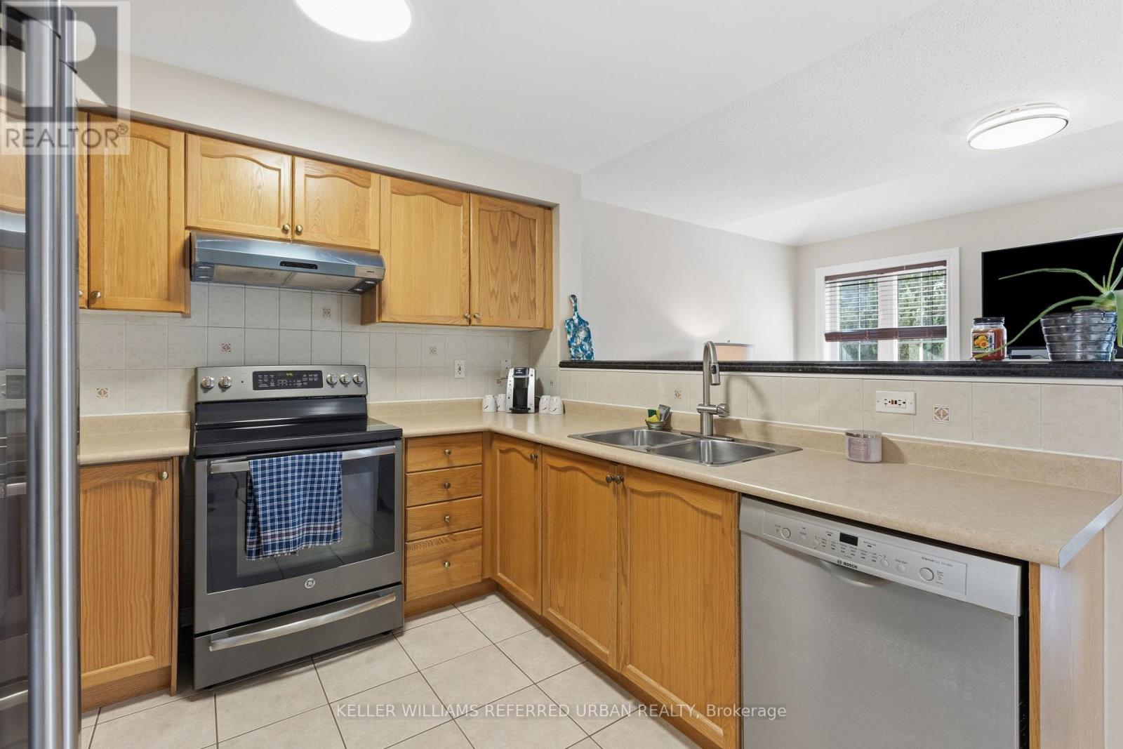 129 Dolce Crescent, Vaughan, Ontario  L4H 3C8 - Photo 9 - N13766028