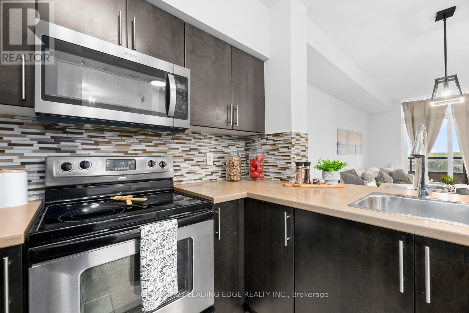 911 - 9225 Jane Street, Vaughan (Maple), Ontario  L6A 0J7 - Photo 11 - N13766060
