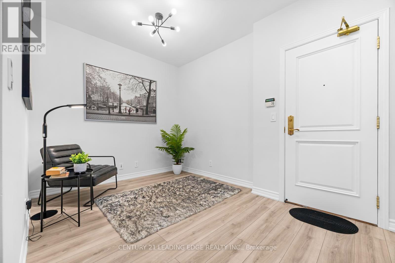 911 - 9225 Jane Street, Vaughan (Maple), Ontario  L6A 0J7 - Photo 3 - N13766074
