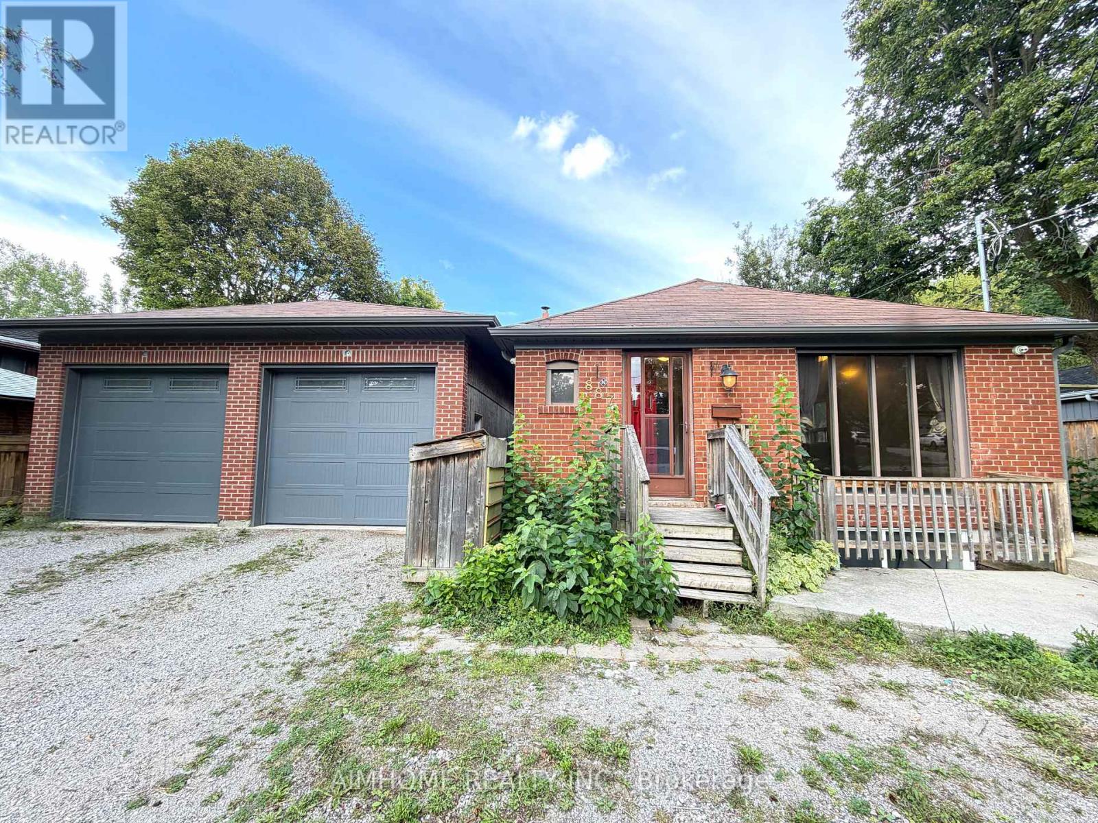 MAIN - 887 SRIGLEY STREET, Newmarket, Ontario