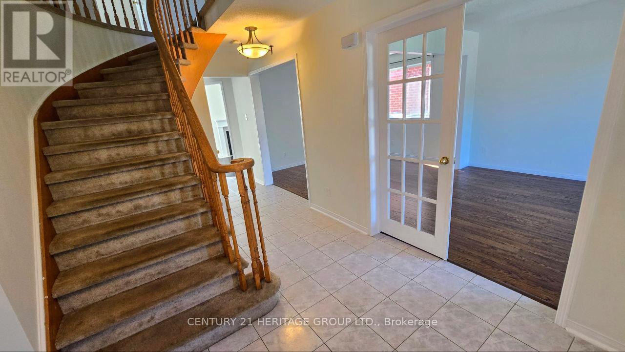 482 Ferndale Drive N, Barrie, Ontario L4N 0S1 - Photo 3 - S13765968