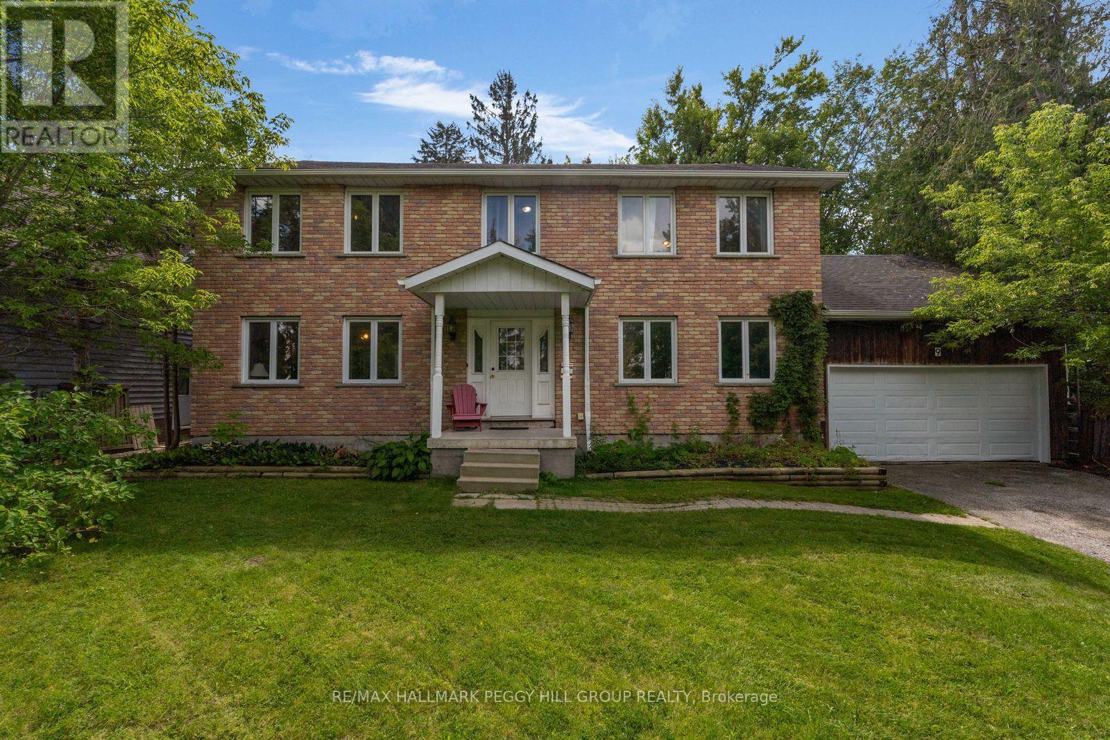 9 LITTLE LAKE DRIVE, Barrie, Ontario