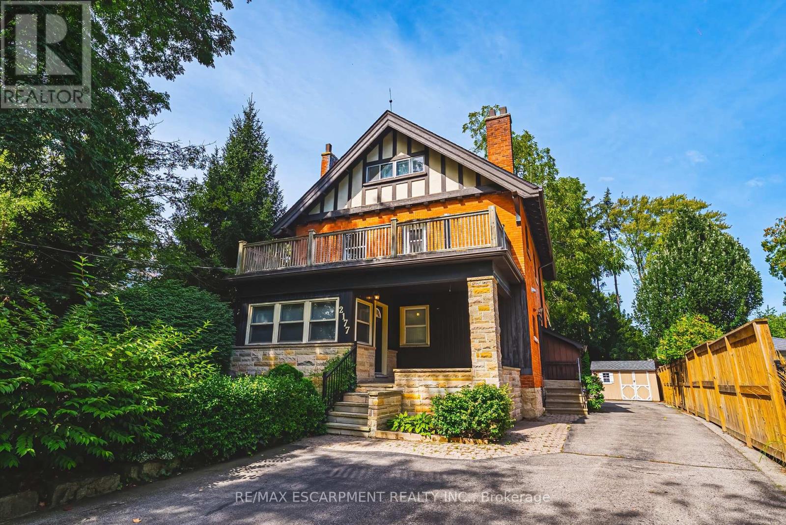2177 LAKESHORE ROAD, Burlington, Ontario