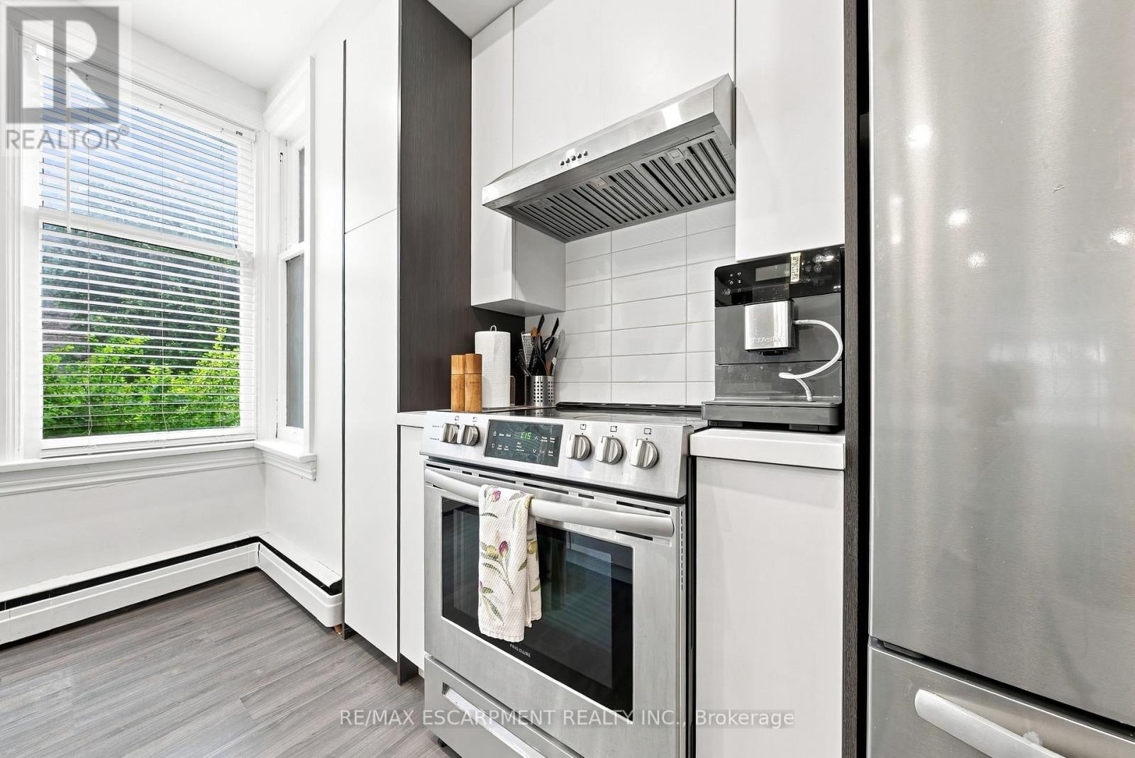 2177 Lakeshore Road, Burlington, Ontario  L7R 1A5 - Photo 10 - W13765678
