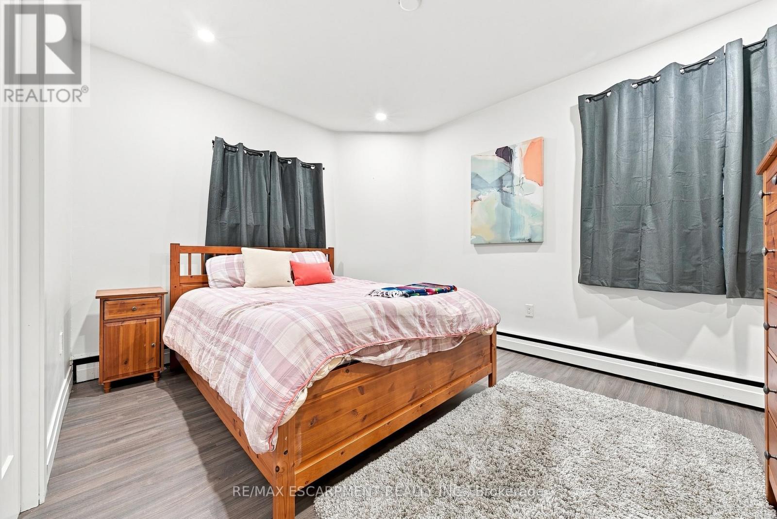 2177 Lakeshore Road, Burlington, Ontario  L7R 1A5 - Photo 12 - W13765678