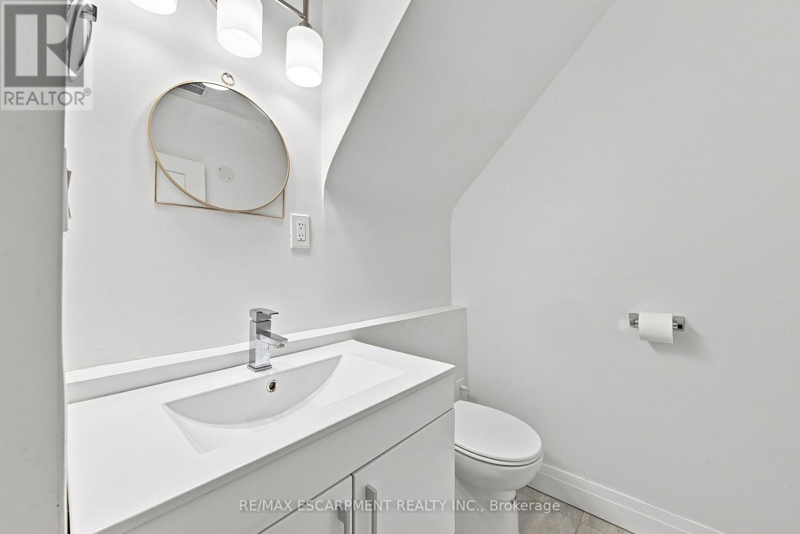 2177 Lakeshore Road, Burlington, Ontario  L7R 1A5 - Photo 13 - W13765678
