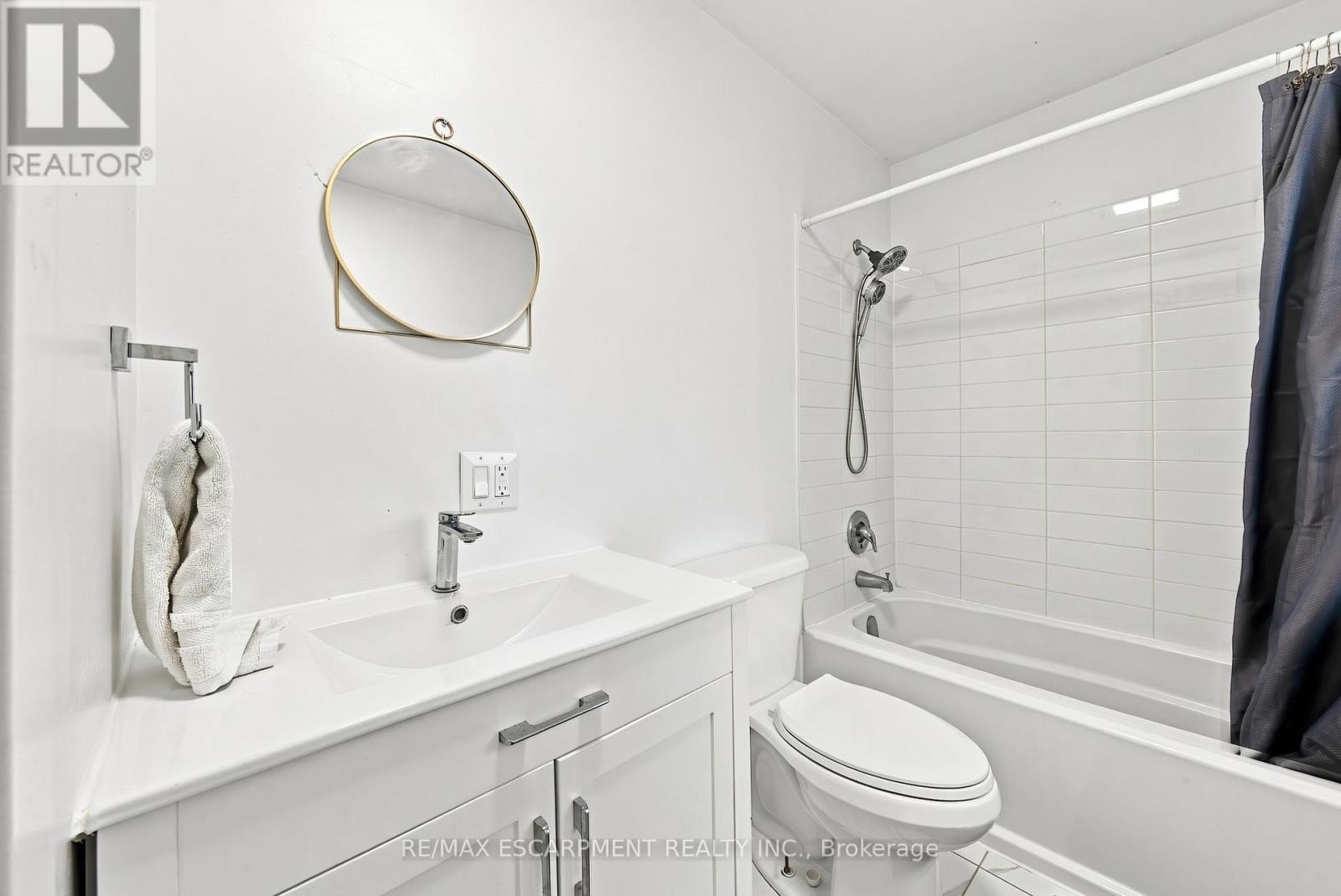 2177 Lakeshore Road, Burlington, Ontario  L7R 1A5 - Photo 15 - W13765678