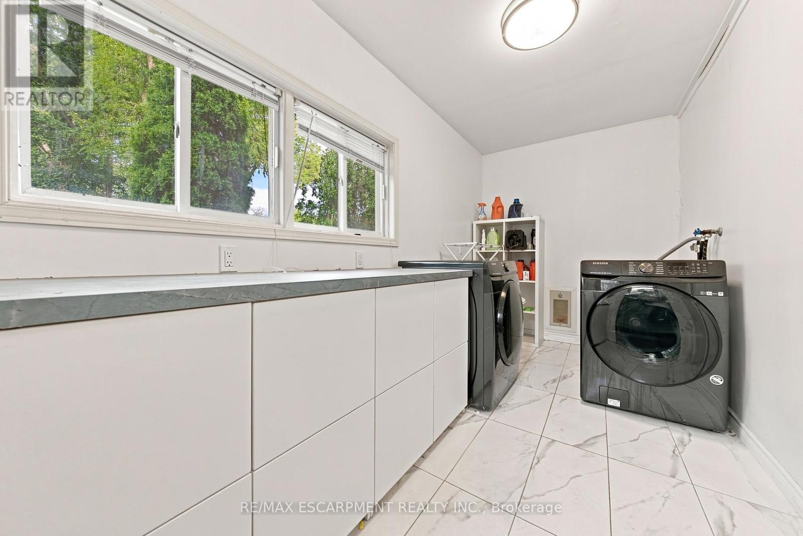 2177 Lakeshore Road, Burlington, Ontario  L7R 1A5 - Photo 16 - W13765678
