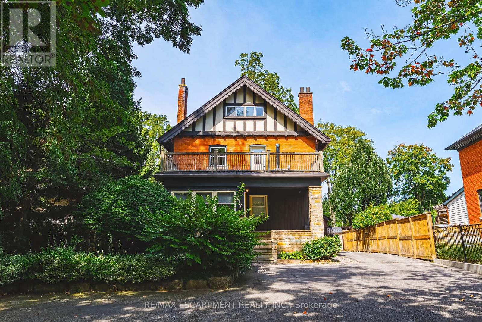 2177 Lakeshore Road, Burlington, Ontario  L7R 1A5 - Photo 2 - W13765678