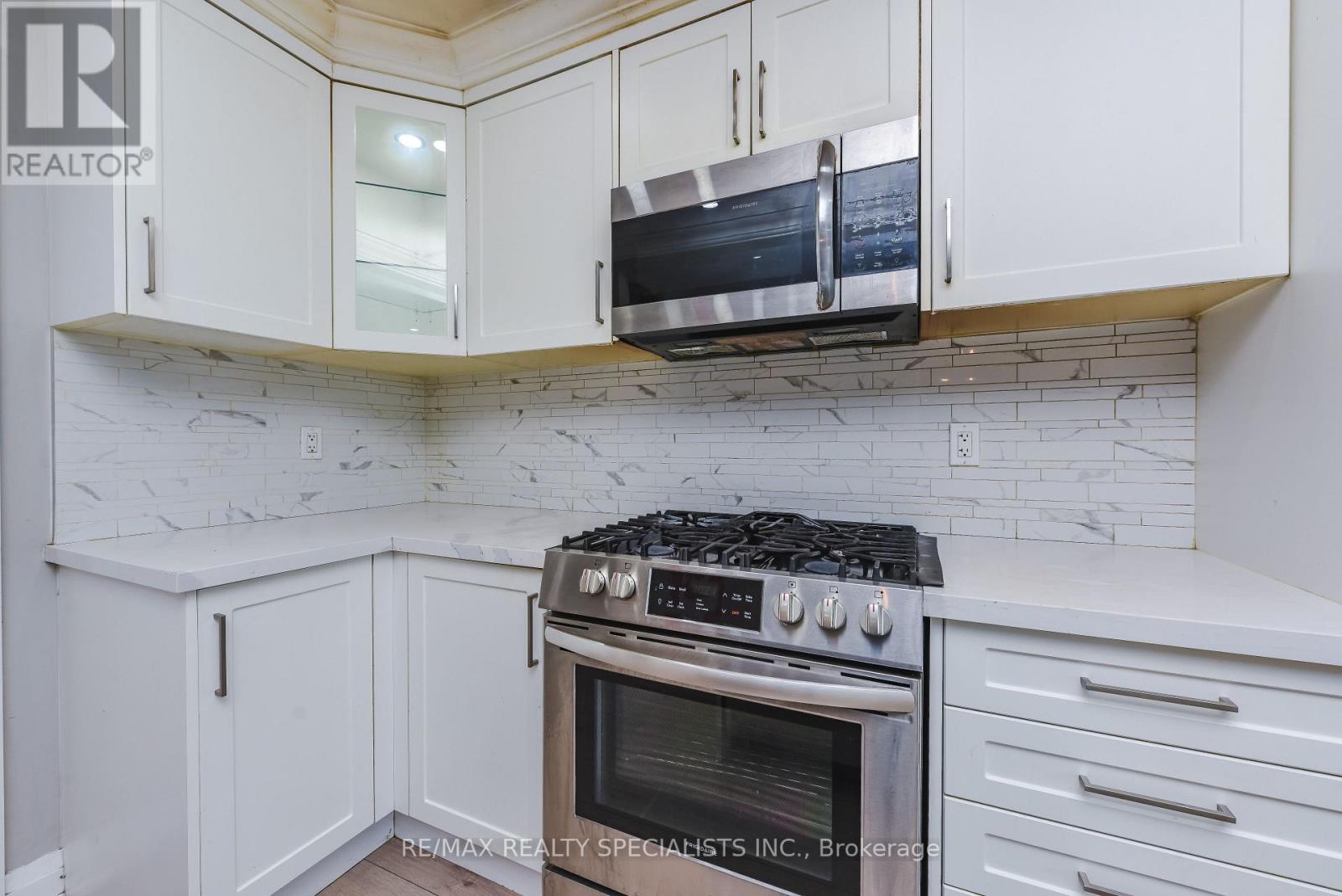 Upper - 137 Avondale Boulevard, Brampton, Ontario  L6T 1H5 - Photo 15 - W13765694