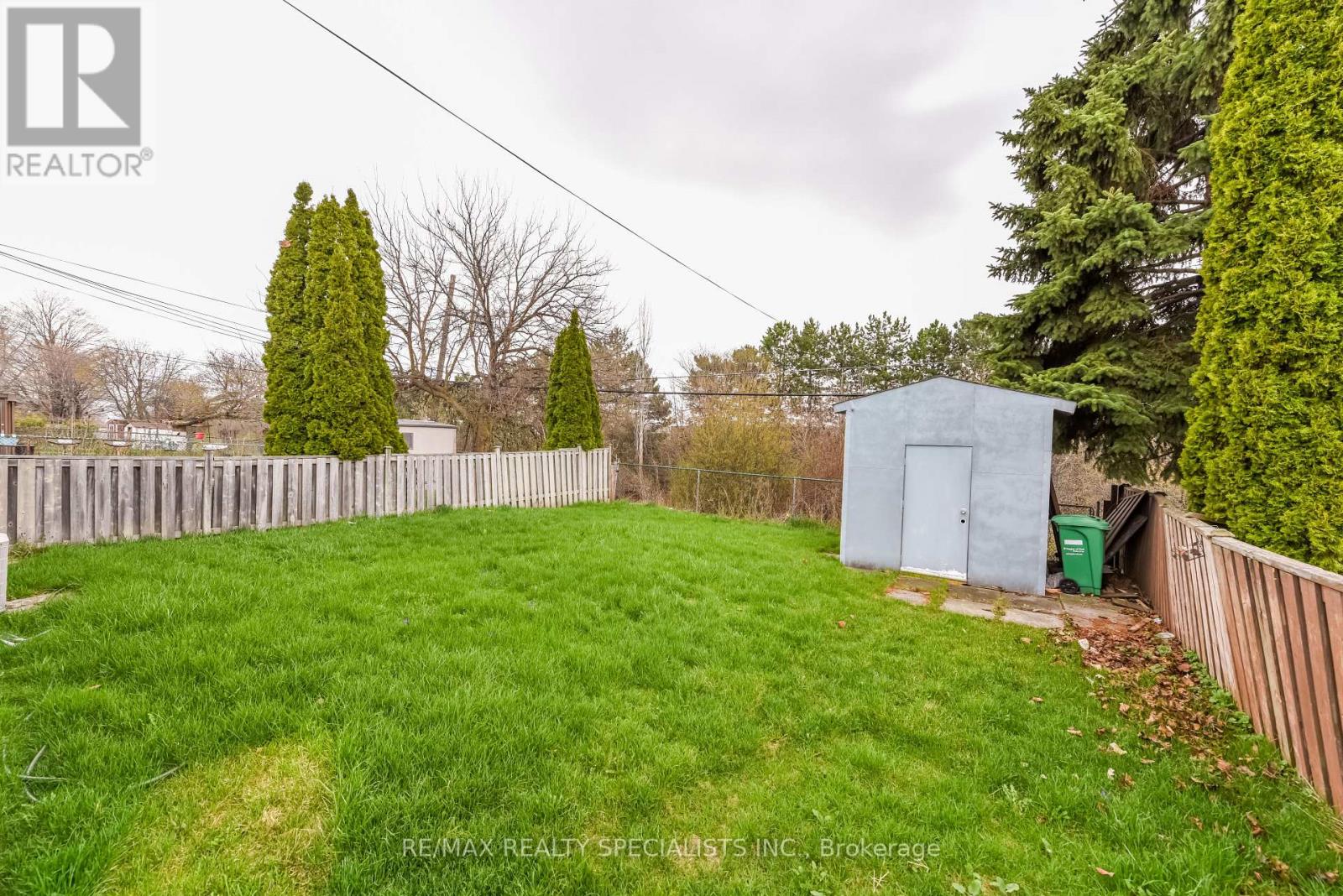 Upper - 137 Avondale Boulevard, Brampton, Ontario  L6T 1H5 - Photo 38 - W13765694