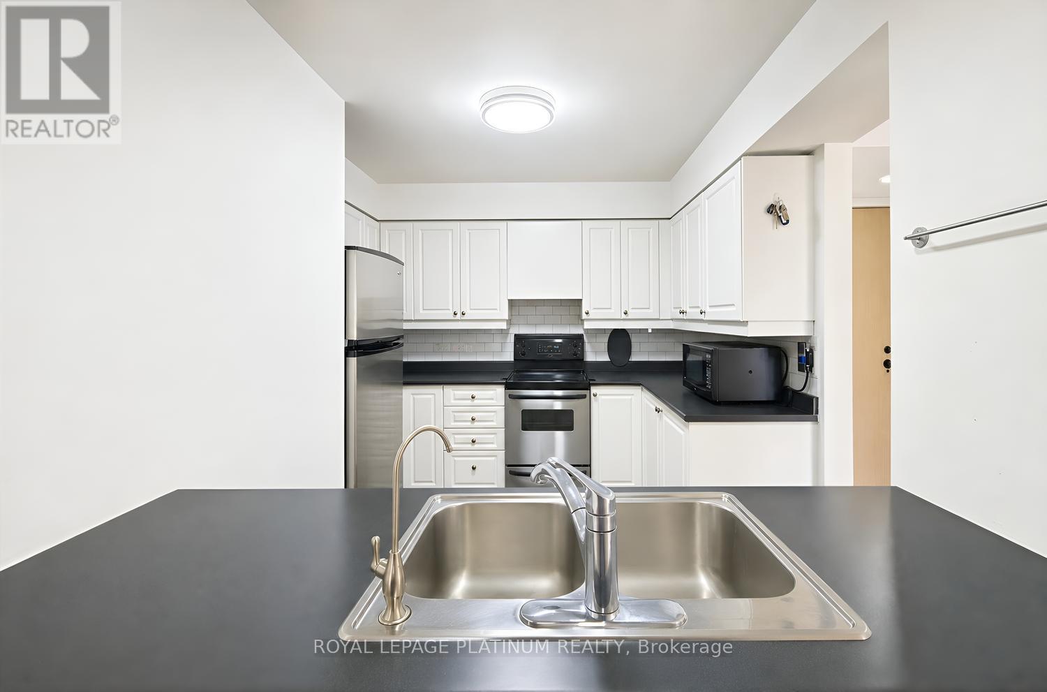 708 - 50 Eglinton Avenue W, Mississauga, Ontario  L5R 3P5 - Photo 15 - W13765702