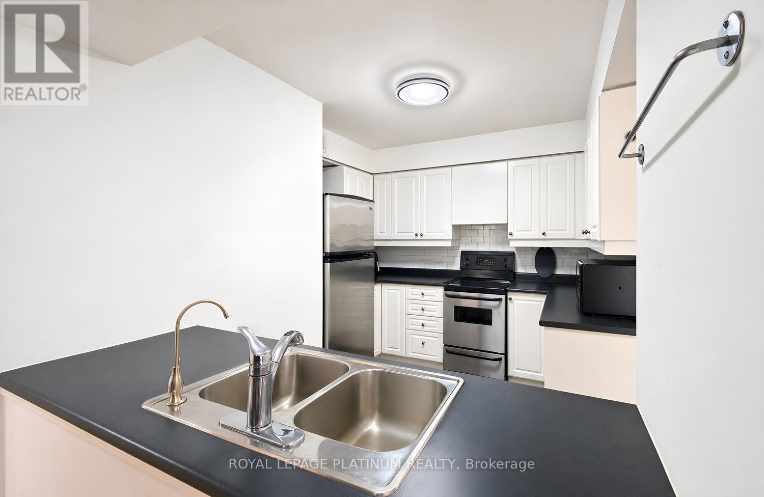 708 - 50 Eglinton Avenue W, Mississauga, Ontario  L5R 3P5 - Photo 17 - W13765702
