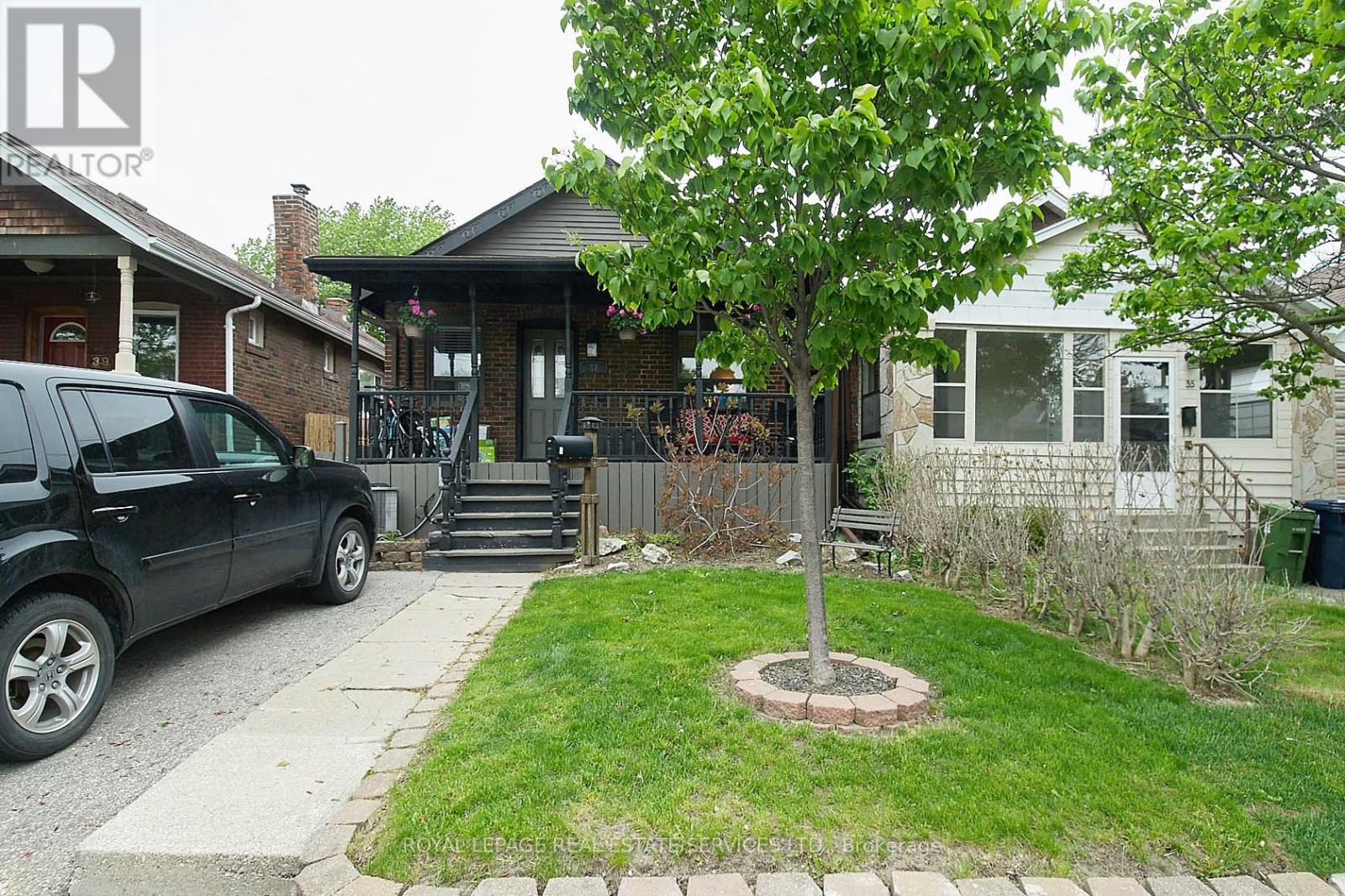 37 Seventeenth Street, Toronto, Ontario  M8V 3K2 - Photo 2 - W13765714
