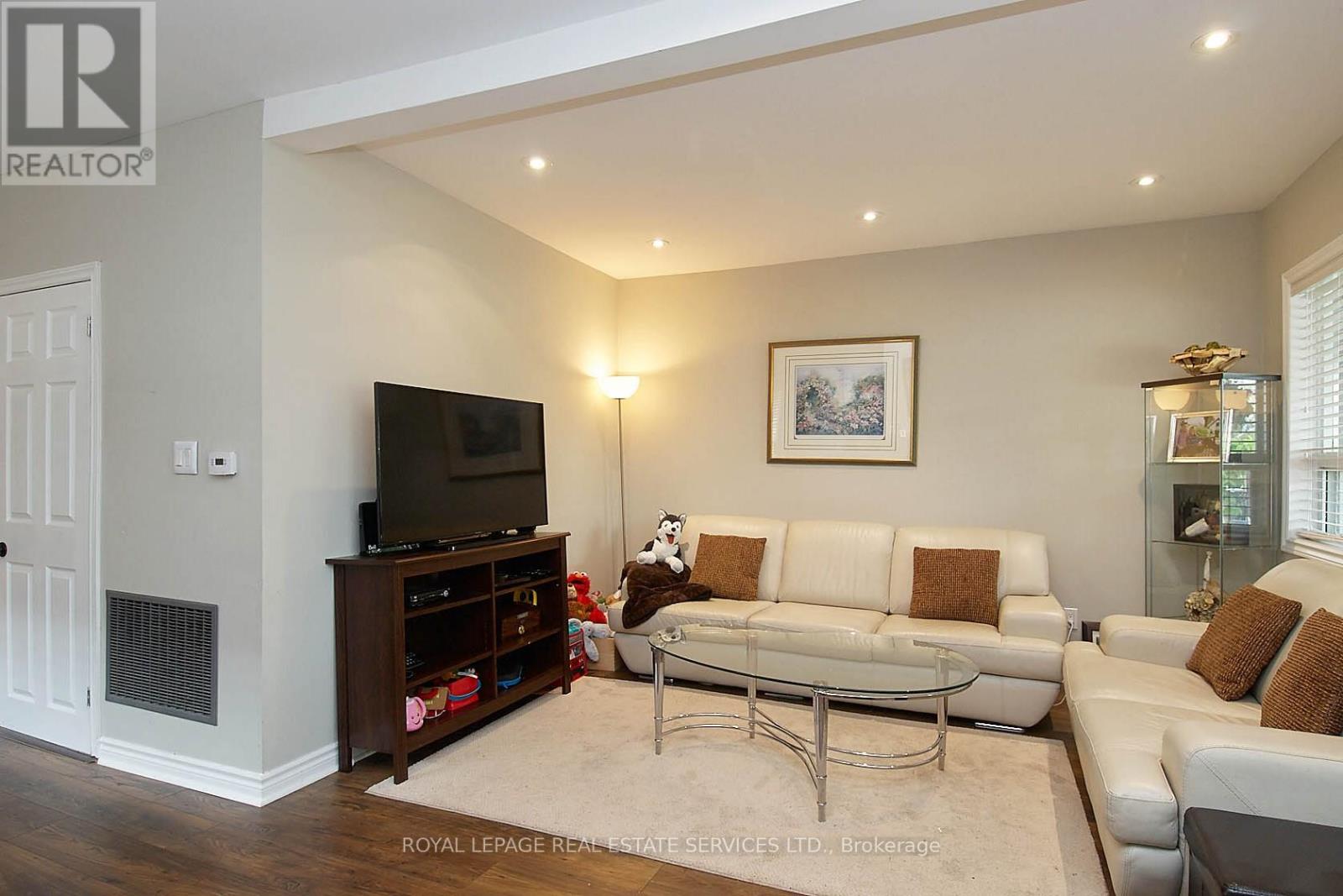 37 Seventeenth Street, Toronto, Ontario  M8V 3K2 - Photo 7 - W13765714