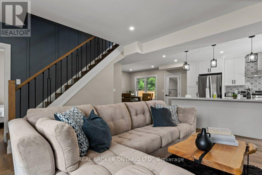 493 Crosby Avenue, Burlington, Ontario L7R 2R6 - Photo 12 - W13765722