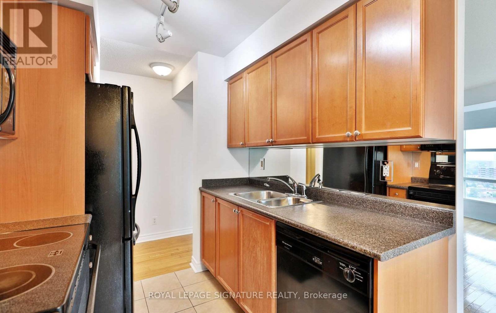 1605 - 1 Elm Drive W, Mississauga, Ontario L5B 4M1 - Photo 6 - W13765728