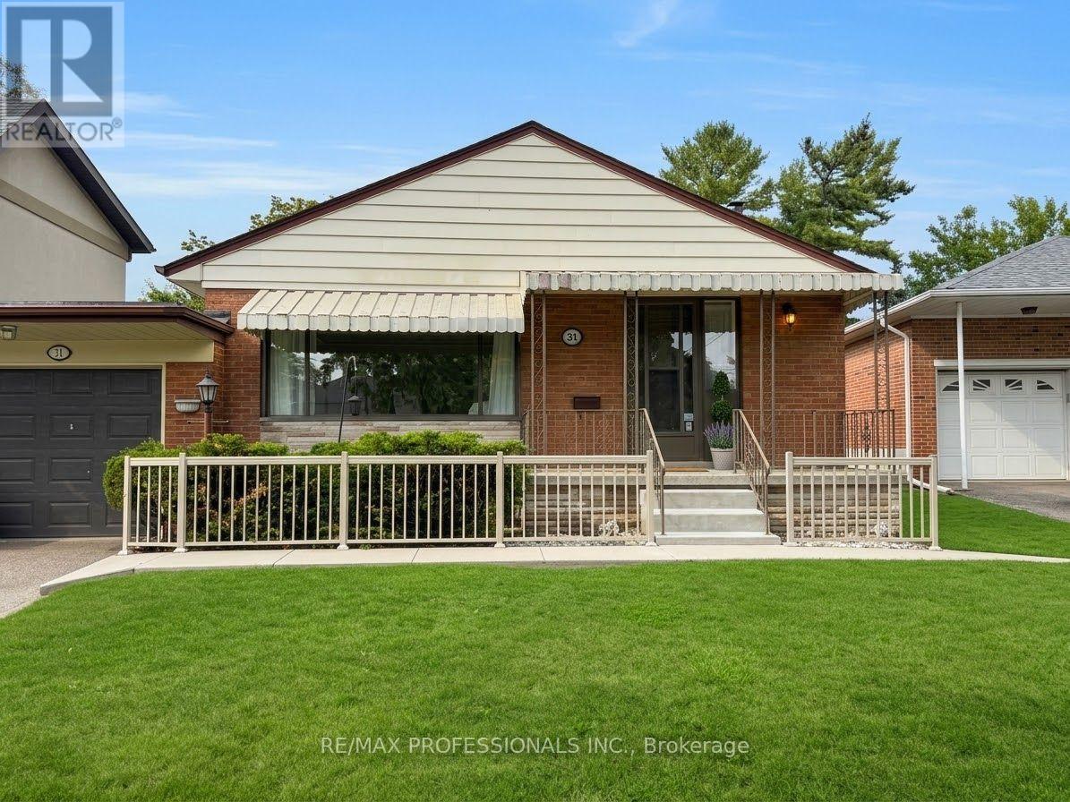 31 Cheshire Drive, Toronto, Ontario  M9B 2N7 - Photo 1 - W13765736
