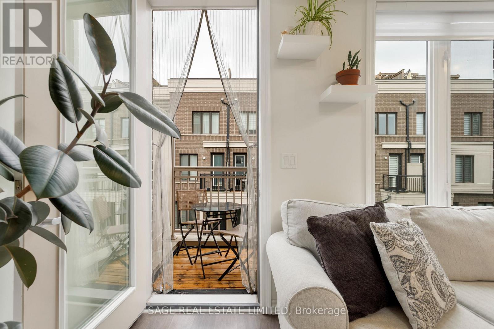 27 - 140 Long Branch Avenue, Toronto, Ontario  M8W 0B1 - Photo 2 - W13765816