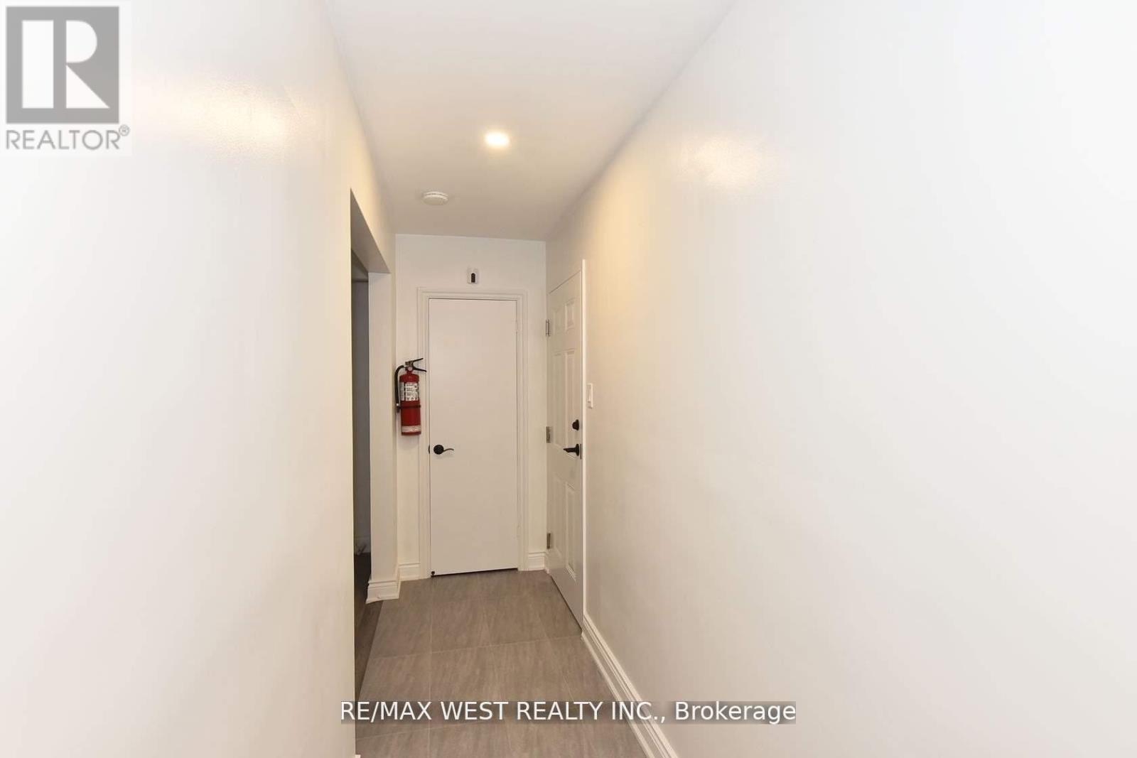 Main - 168 Strathnairn Avenue, Toronto, Ontario M2M 2G1 - Photo 4 - W13765830