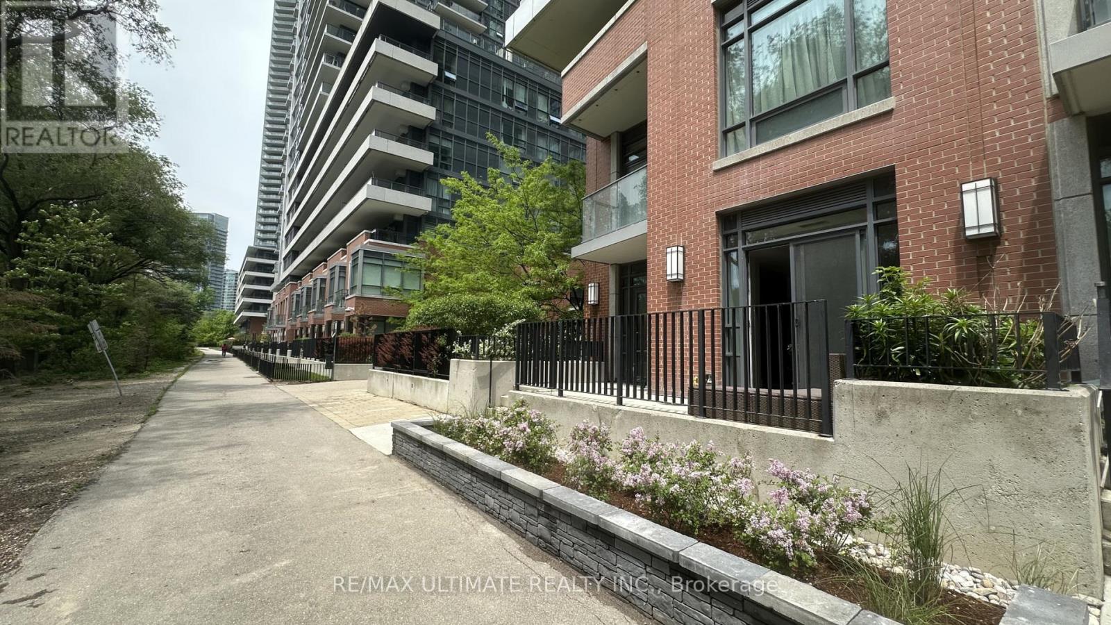 Th01 - 2212 Lake Shore Boulevard W, Toronto, Ontario M8V 0C2 - Photo 14 - W13765852