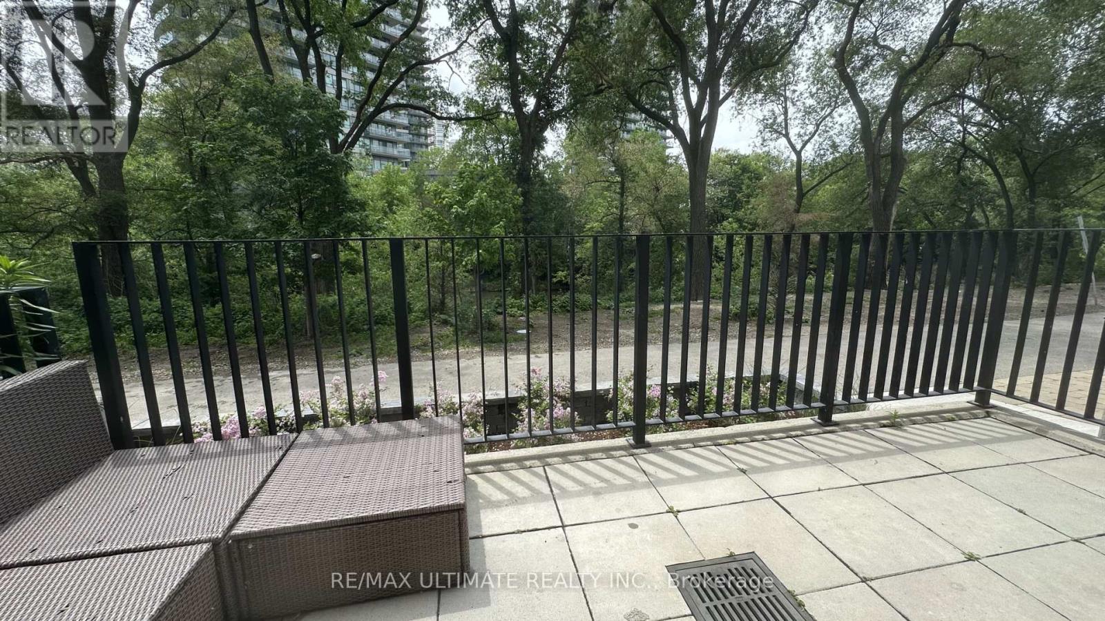 Th01 - 2212 Lake Shore Boulevard W, Toronto, Ontario M8V 0C2 - Photo 6 - W13765852