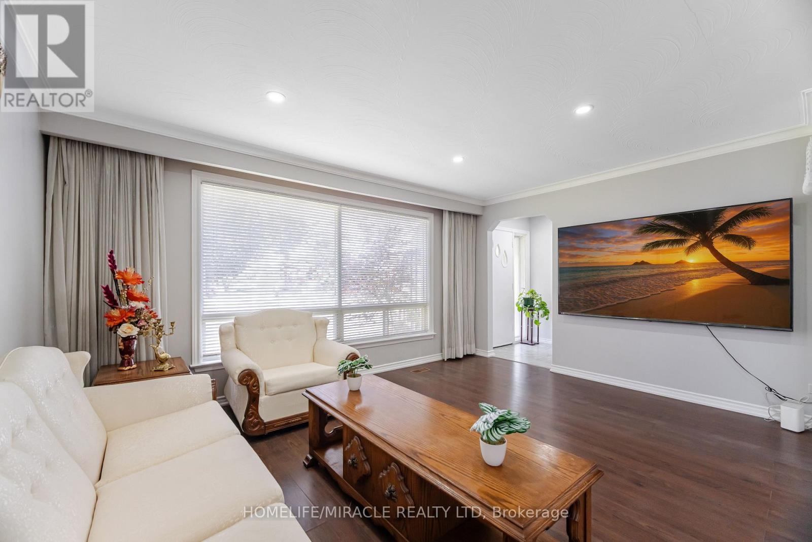 41 Bradstock Road, Toronto, Ontario  M9M 1M9 - Photo 13 - W13765904